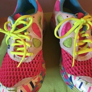 ASICS Gel Noosa Size 6.5